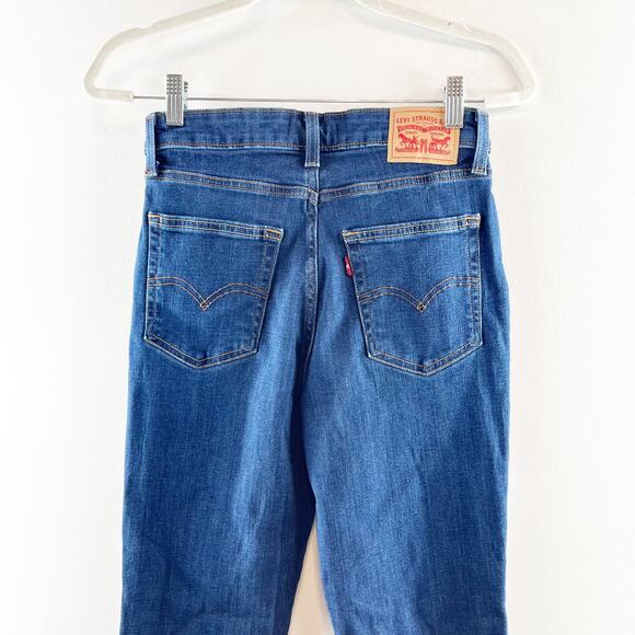 Levi's 726 High Rise Flare Dark Wash Jeans 28 / 6 - Picture 5 of 11